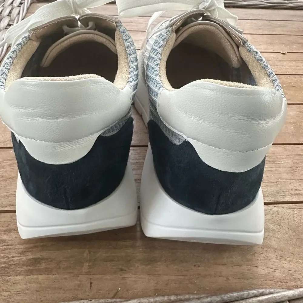 Vaneli Quip Women’s Athletic Inspired Sneakers 8.5N